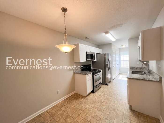 7266 Illinois Central Ave - Photo 5 of 25