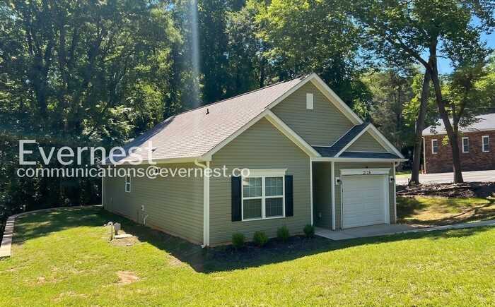 2126 Second St - Photo 2 of 31