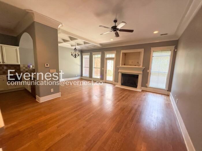 656 Flag Cir - Photo 6 of 36