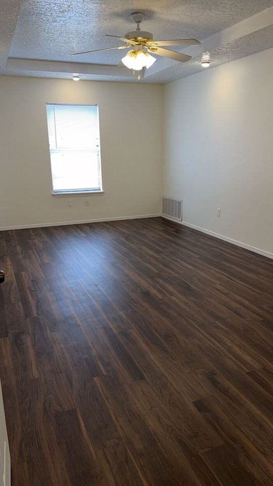 812 S Elgin Ave #4 - Photo 4 of 11
