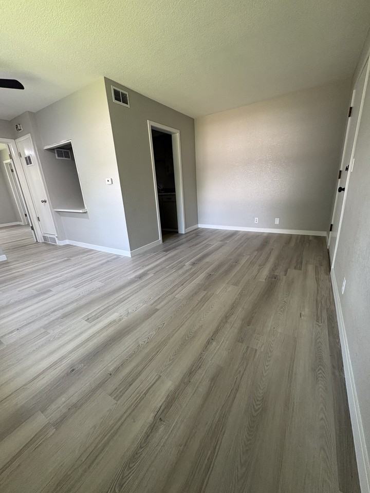 1606 Oakland Rd Ne #12 - Photo 2 of 7