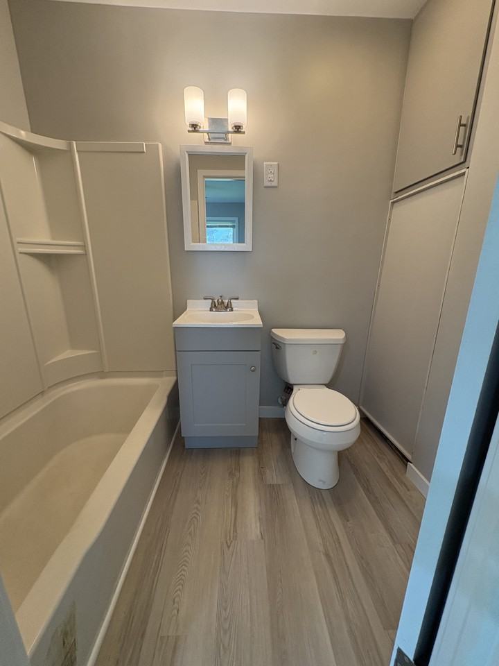 1606 Oakland Rd Ne #12 - Photo 6 of 7