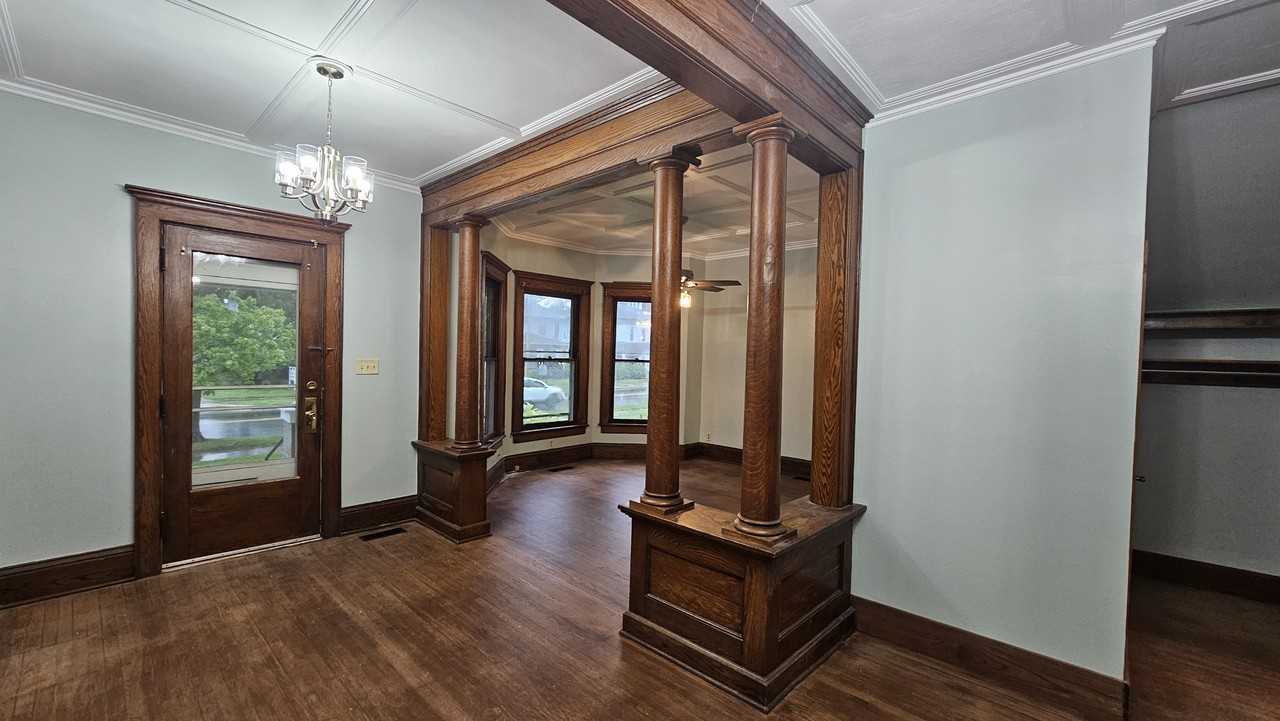 270 W 5th St #1 - Photo 4 of 15