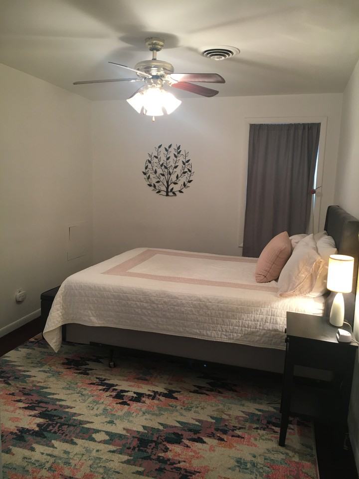 452 N Elizabeth St #1 - Photo 3 of 12