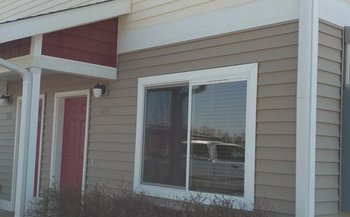 681 N 2872 E - Photo 2 of 7