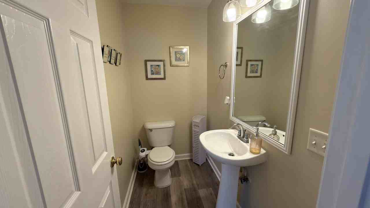 525 Pointe Dr #NA - Photo 7 of 20