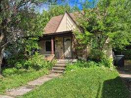 featured image of 2610 Swayze St #NA