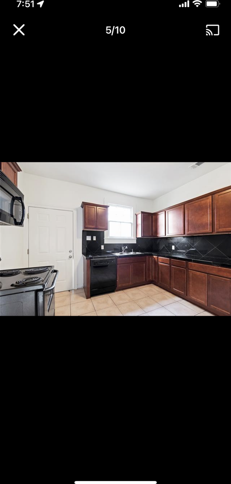 6330 Colbert St - Photo 5 of 10