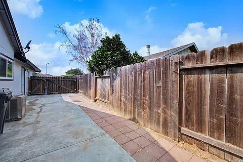 332 Serrano Court - Photo 2 of 8