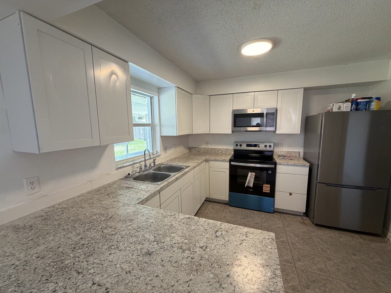 1304 E Ohio St - Photo 3 of 18