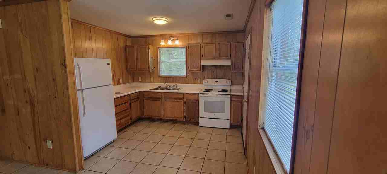 5442 Sidbury Rd - Photo 3 of 13