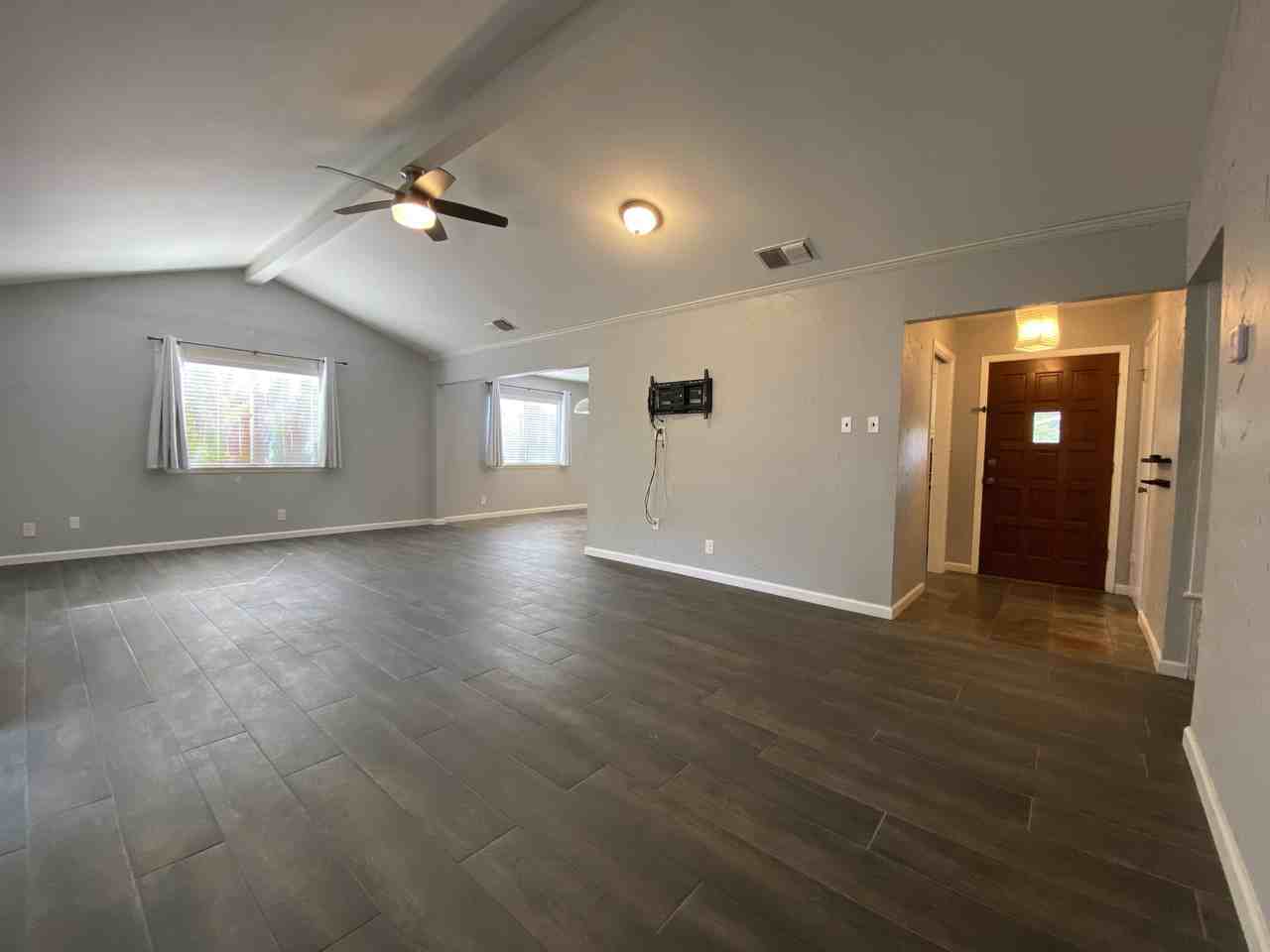 4318 Temple Hl - Photo 4 of 20