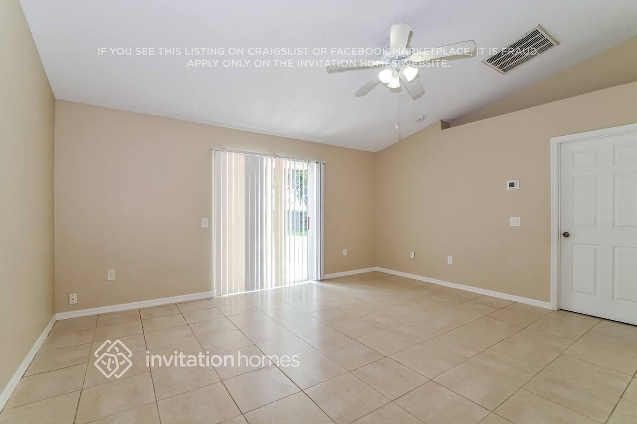 575 Eagle Ct - Photo 4 of 17