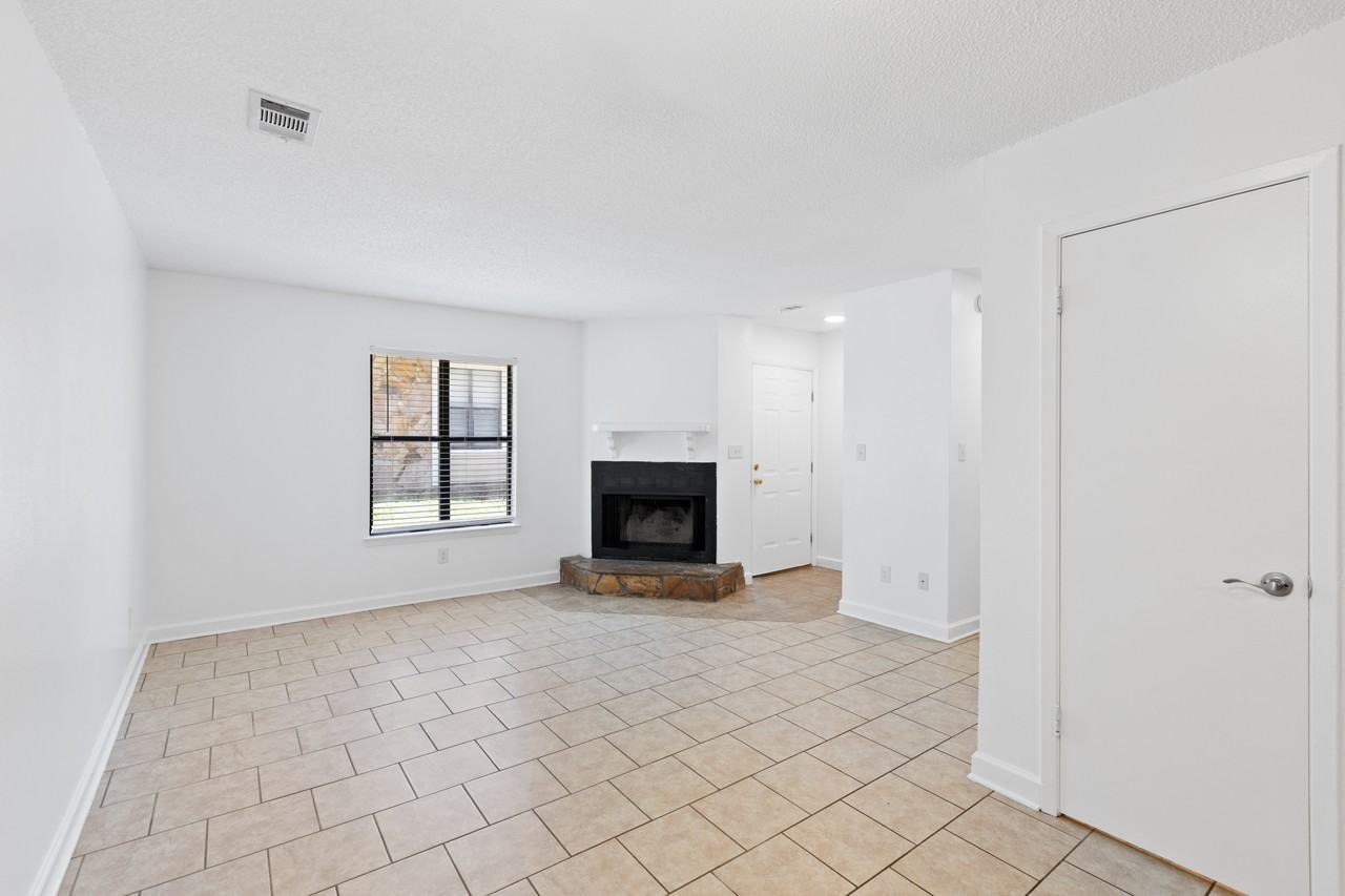 6346 W Fairfield Dr #A - Photo 3 of 18