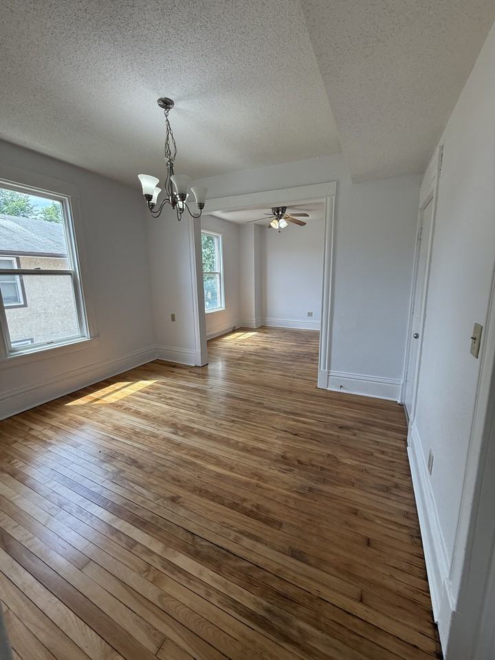 1719 Adams St Ne #4 - Photo 7 of 12