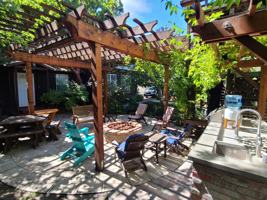 featured image of 4015 Adeline St