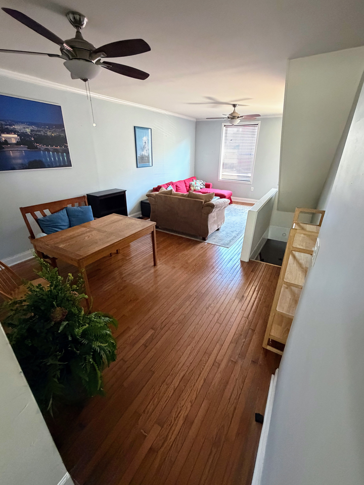 137 Moore St - Photo 3 of 19