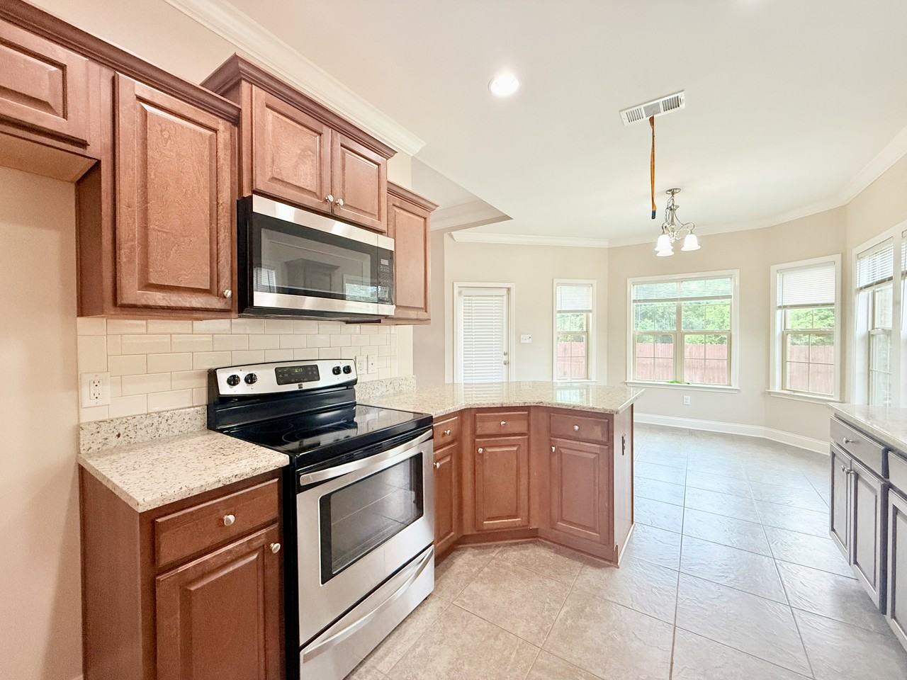 602 Begeman Rd - Photo 2 of 5