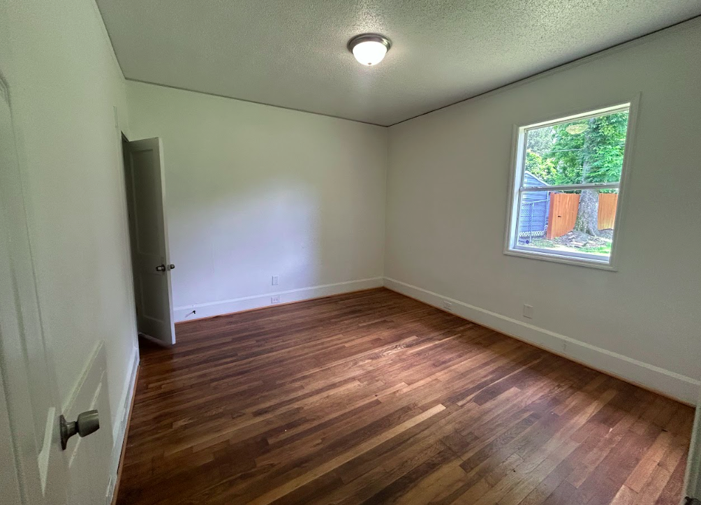 2511 20th Place Ensley - Photo 4 of 9