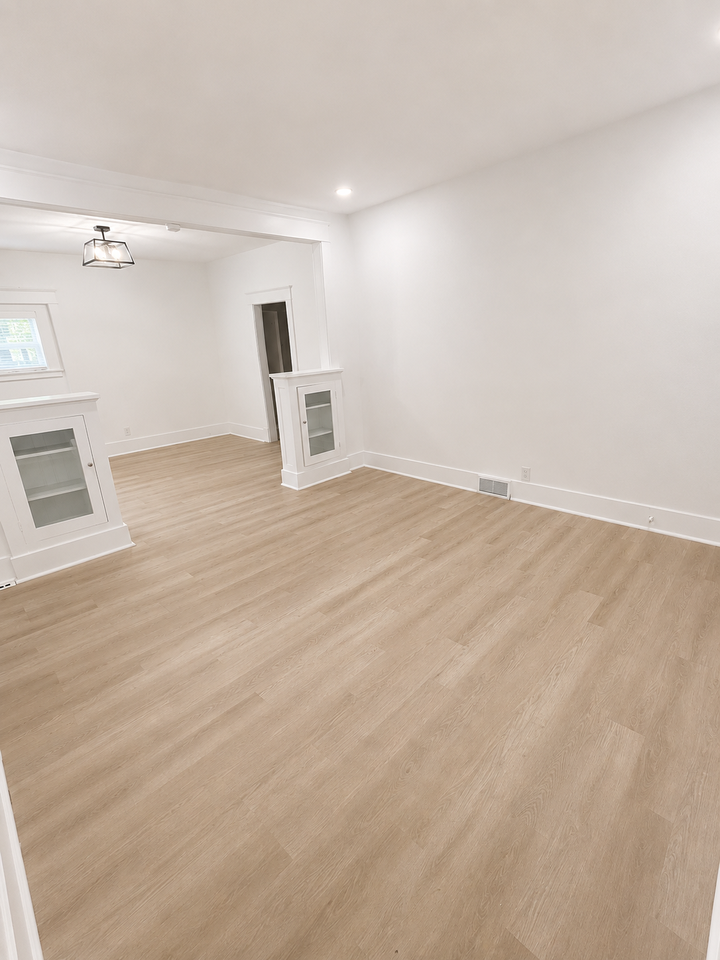 415 S Harrison St - Photo 3 of 11