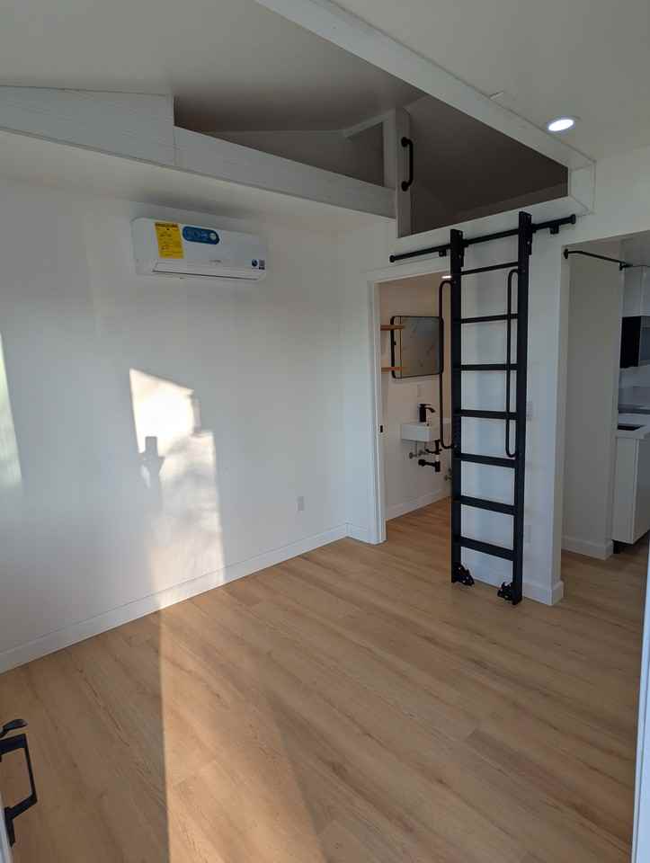 218 W Tiller Ave - Photo 2 of 11