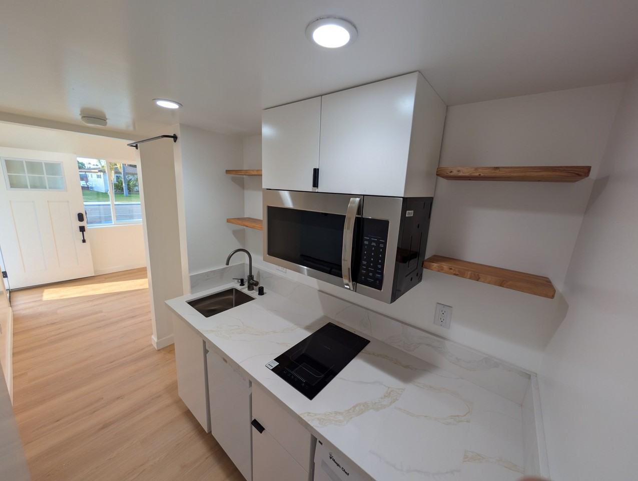 218 W Tiller Ave - Photo 5 of 11