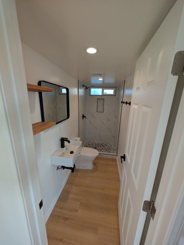 218 W Tiller Ave - Photo 7 of 11