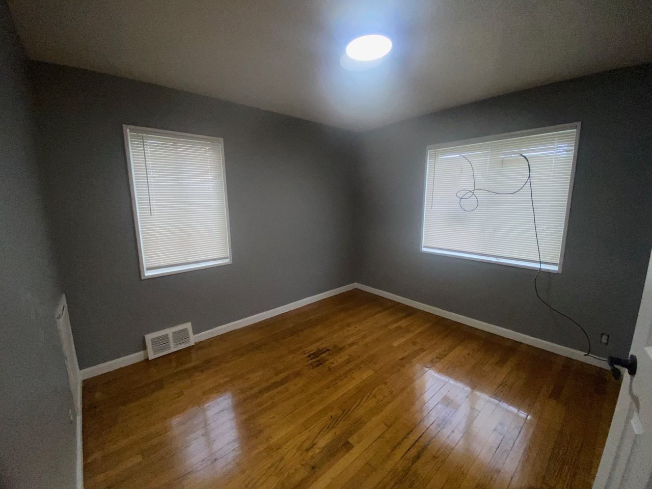 7600 Pierson St - Photo 5 of 9