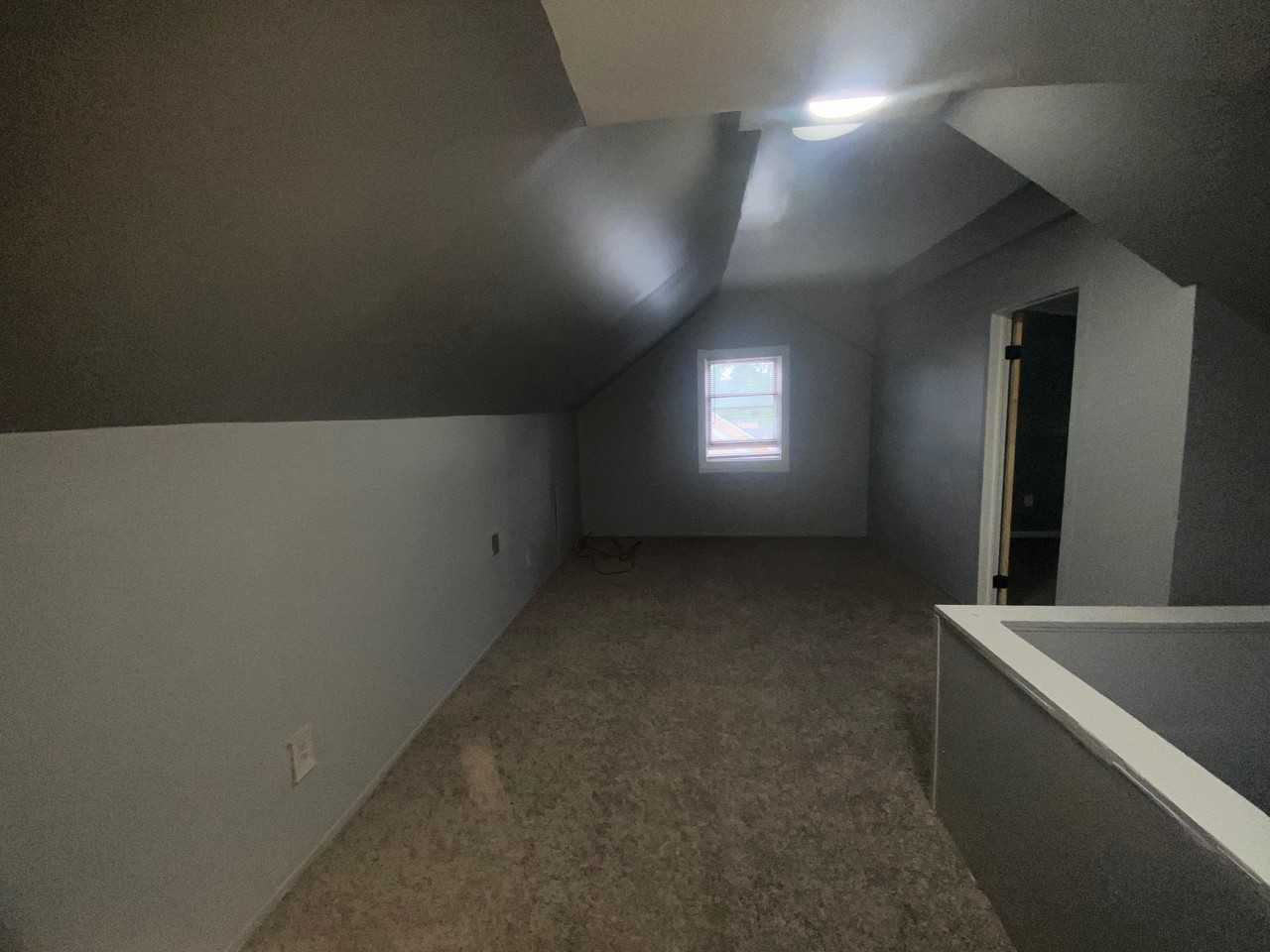 7600 Pierson St - Photo 6 of 9