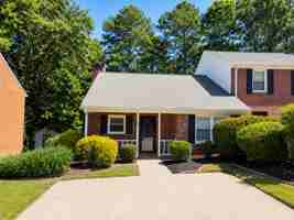 featured image of 140 Williamsburg Way #1