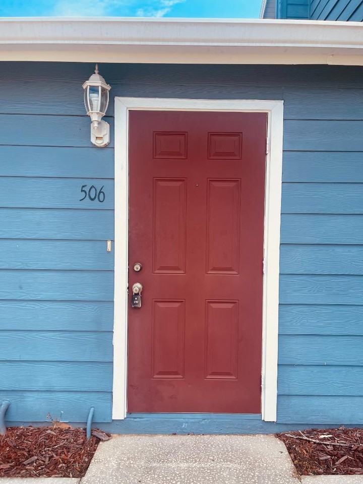 506 Caribbean Dr - Photo 3 of 11