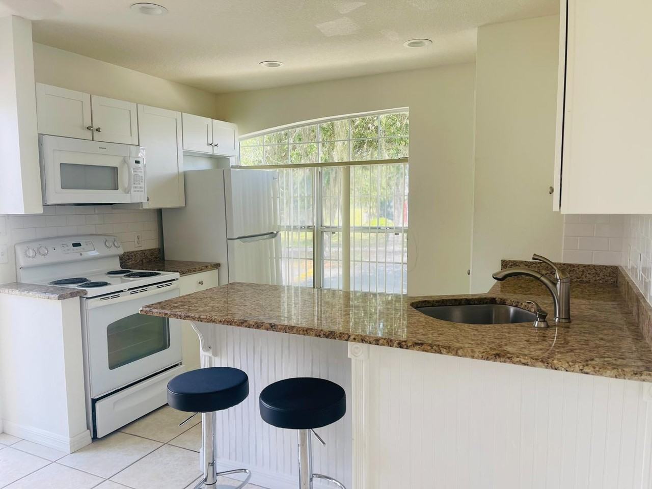506 Caribbean Dr - Photo 6 of 11