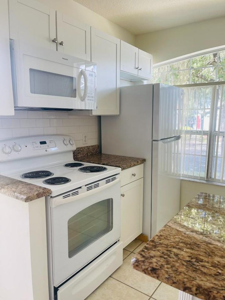 506 Caribbean Dr - Photo 7 of 11