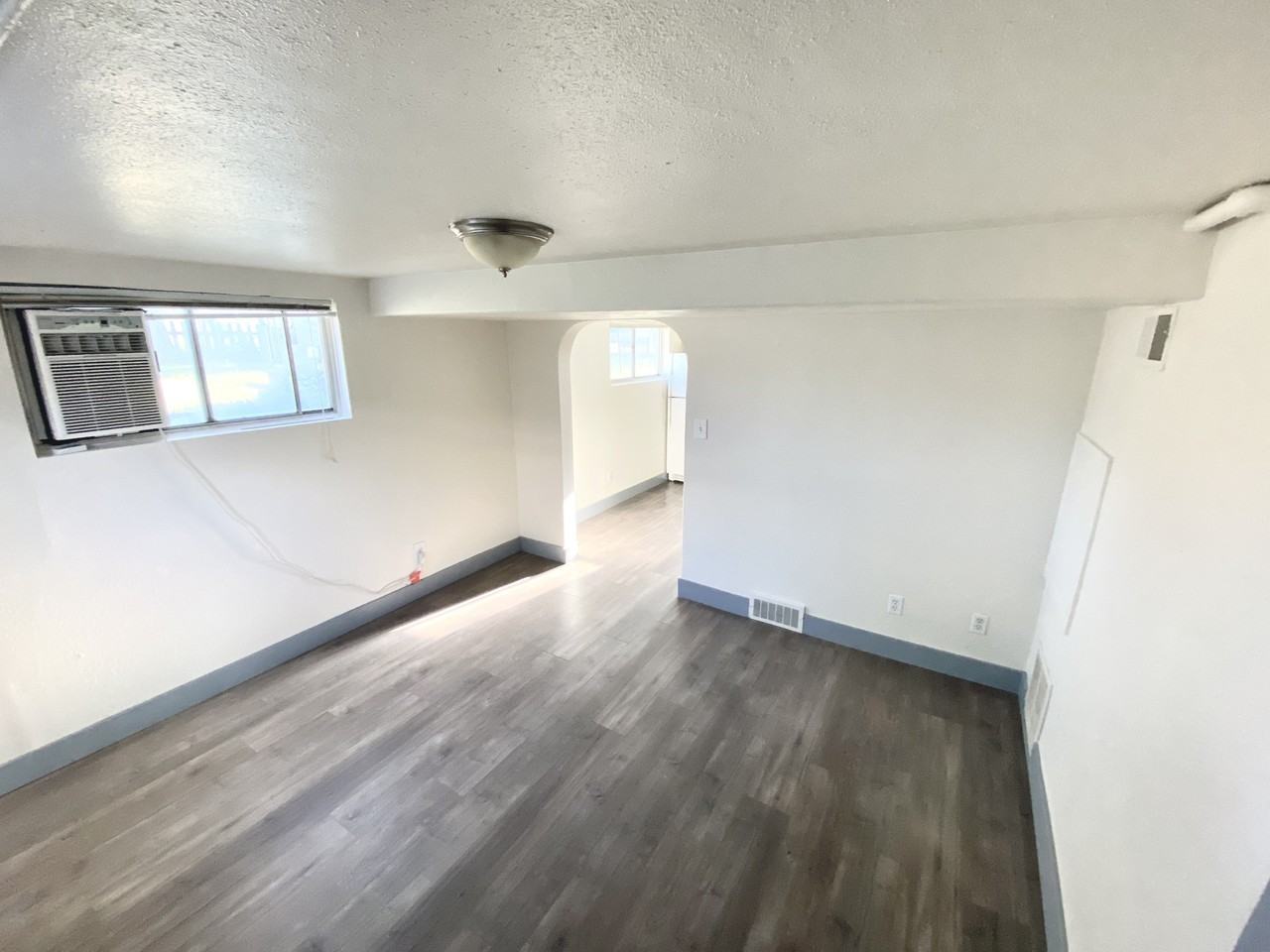 588 W Utah Ave #1 - Photo 4 of 9