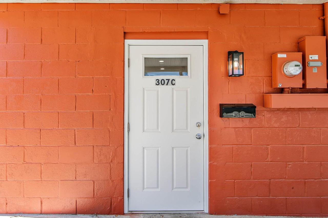 307 Hickory St - Photo 2 of 14