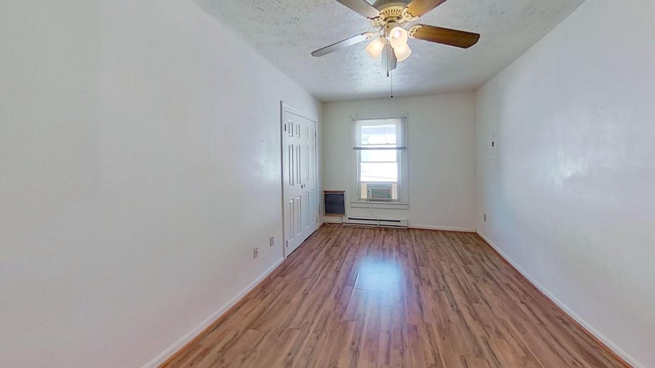 223 E Main St - Photo 4 of 8