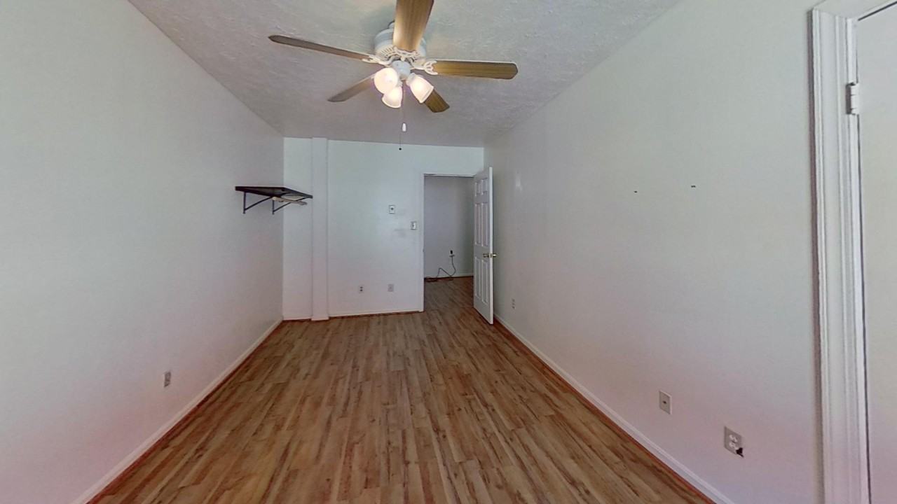 223 E Main St - Photo 6 of 8
