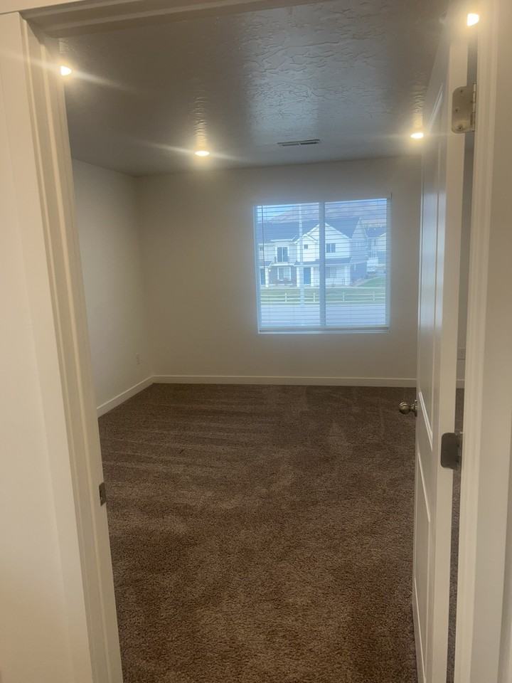 848 N Old Ranch Rd #1 - Photo 7 of 18