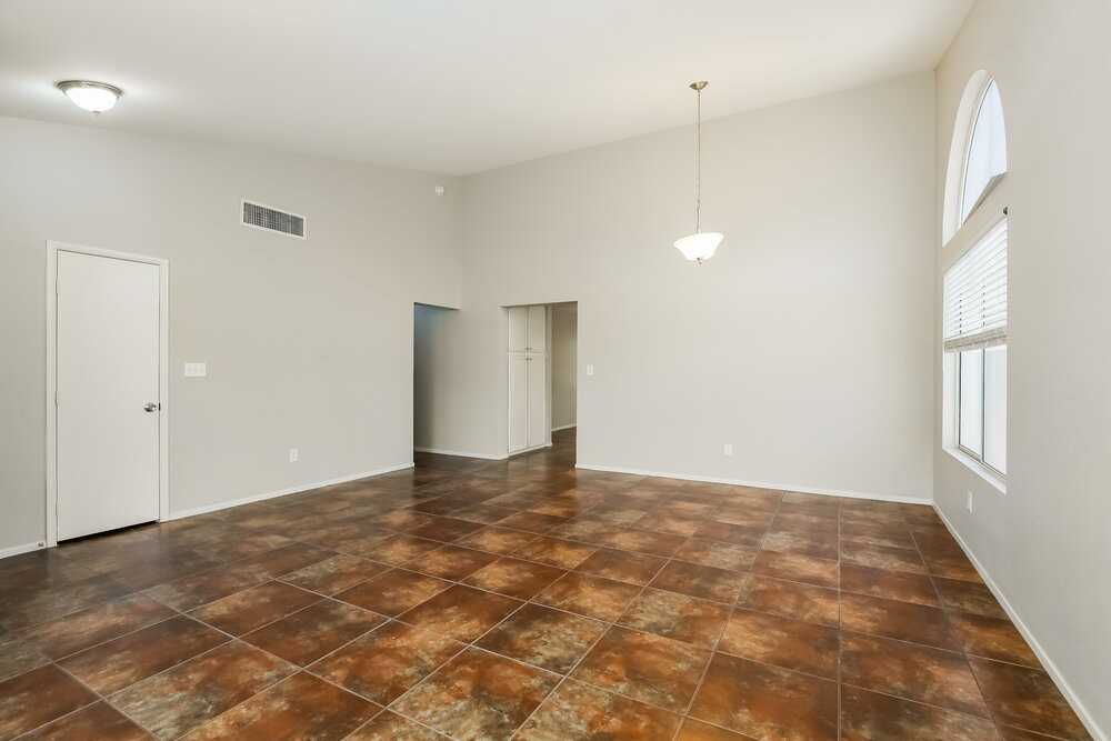 1621 Running Creek Dr - Photo 5 of 16