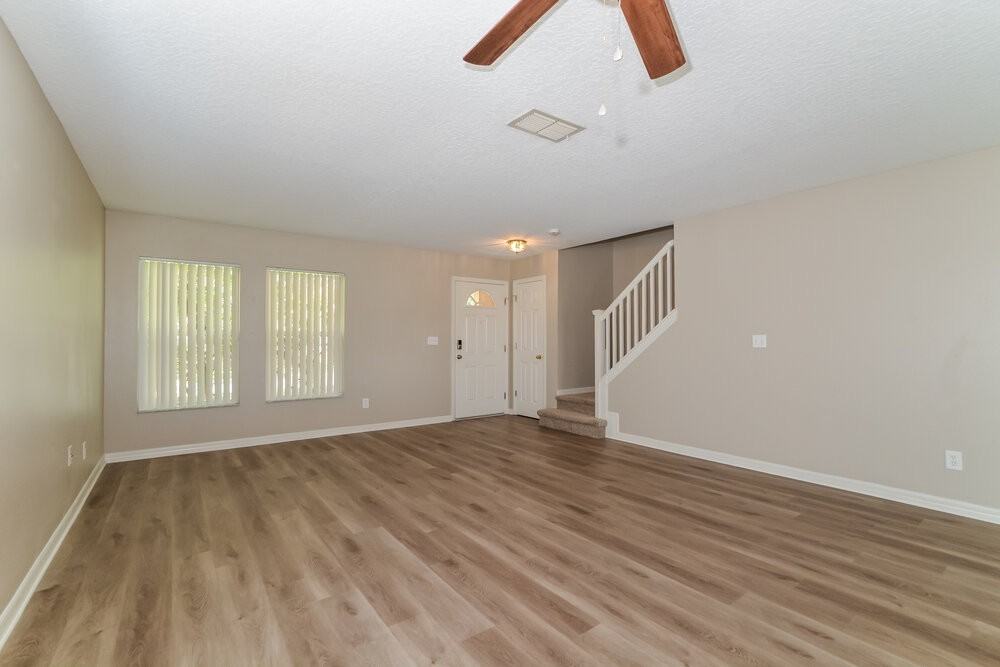 4729 Barbados Loop - Photo 5 of 17