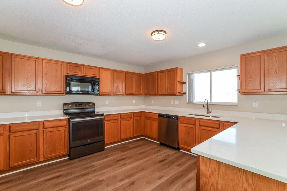 4729 Barbados Loop - Photo 6 of 17