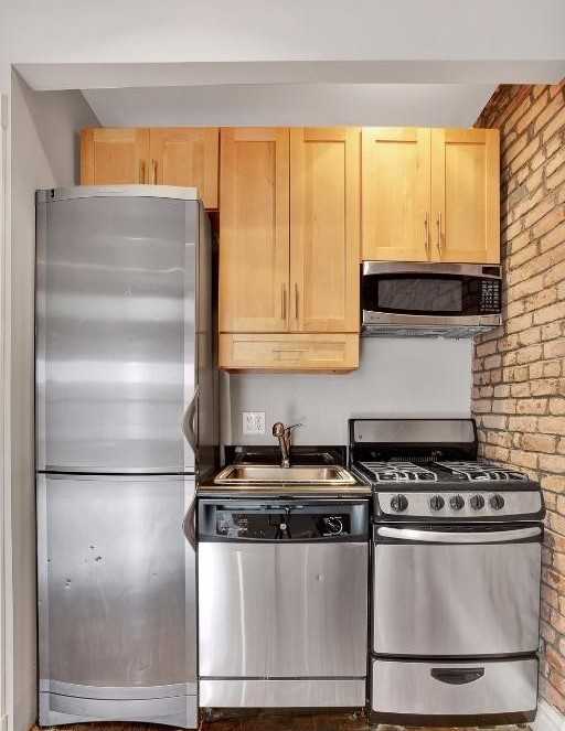 521 E 5th St #3C - Photo 3 of 5