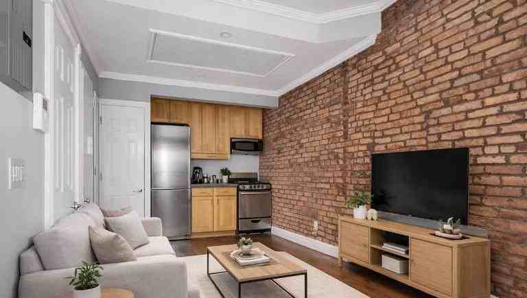 521 E 5th St #3C - Photo 5 of 5