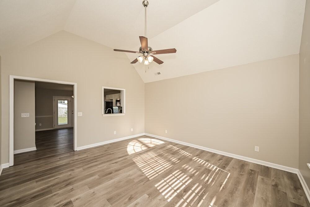 1912 Guildford Dr - Photo 3 of 16