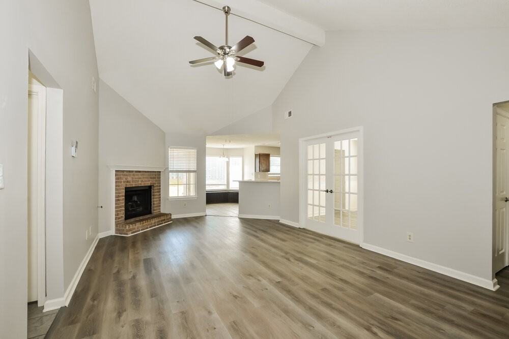 6963 Naples Dr - Photo 3 of 16