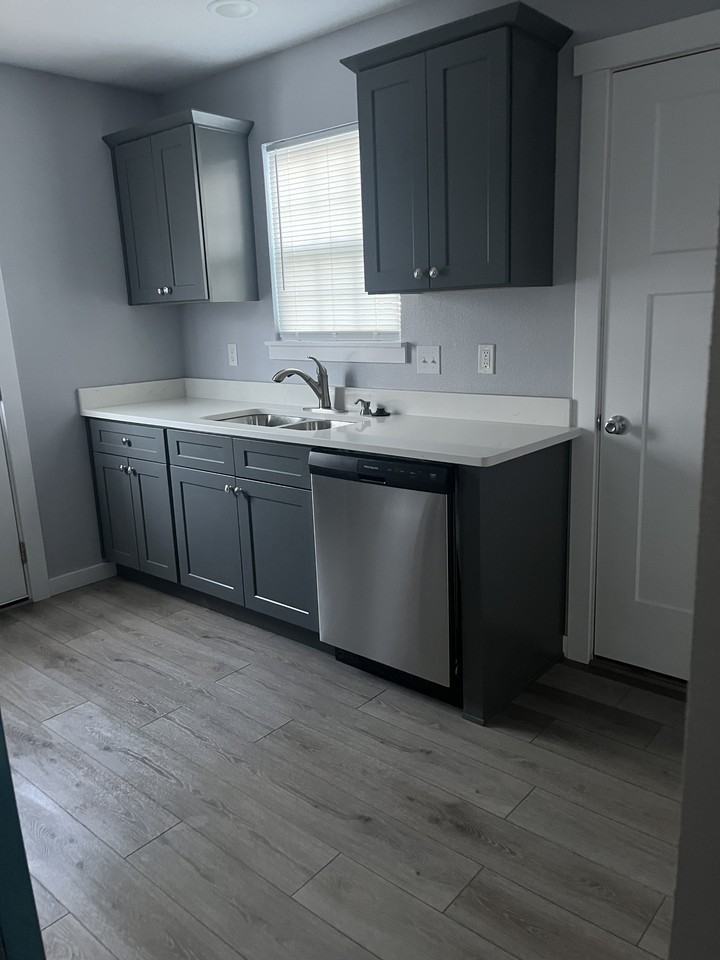 325 E Daugherty St #1 - Photo 2 of 11