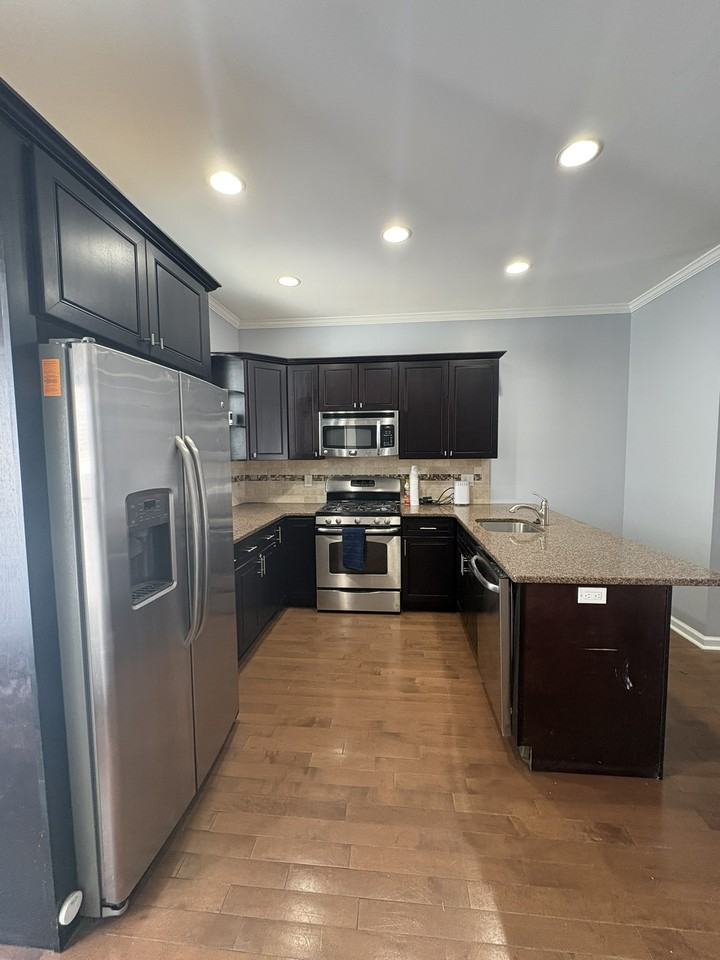 811 N 15th St #1 - Photo 4 of 19