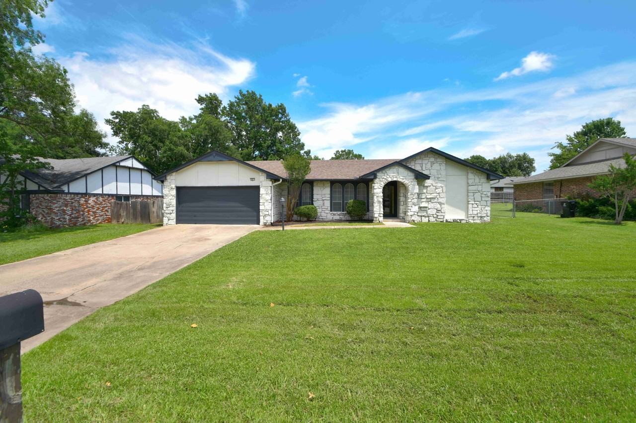 401 N Fir Pl - Photo 2 of 23