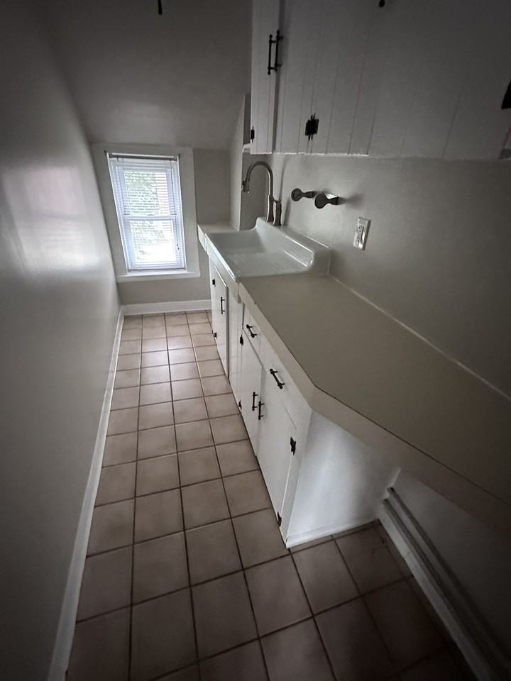 436 Auburn St #3 - Photo 6 of 8
