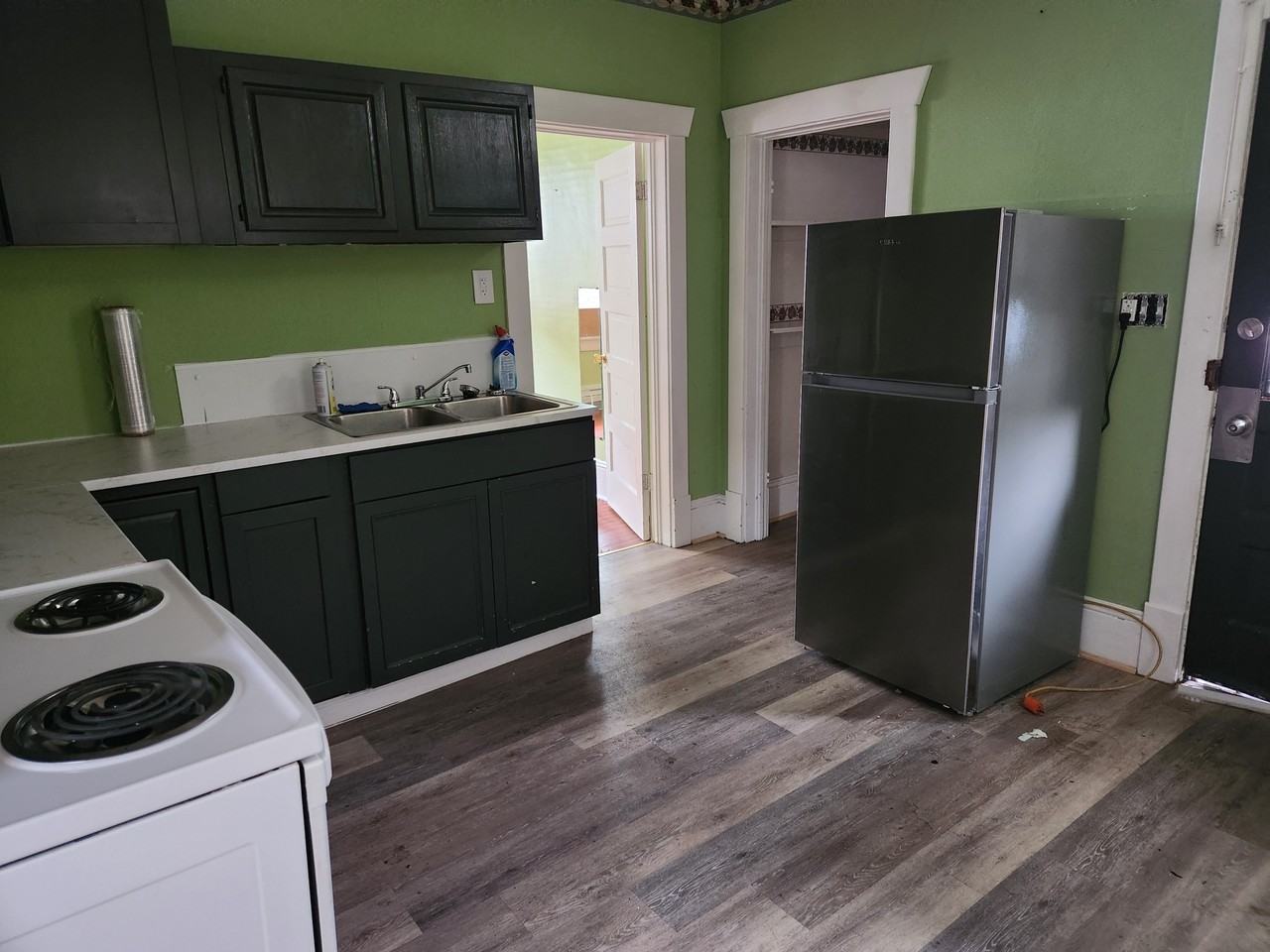 626 W Piedmont St #1 - Photo 3 of 8
